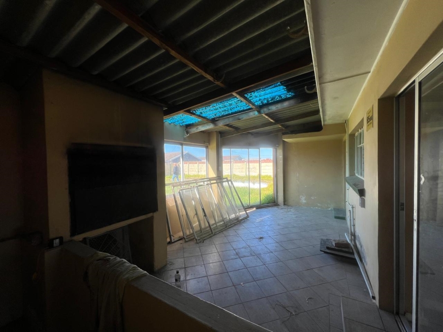 6 Bedroom Property for Sale in Rowallan Park Eastern Cape